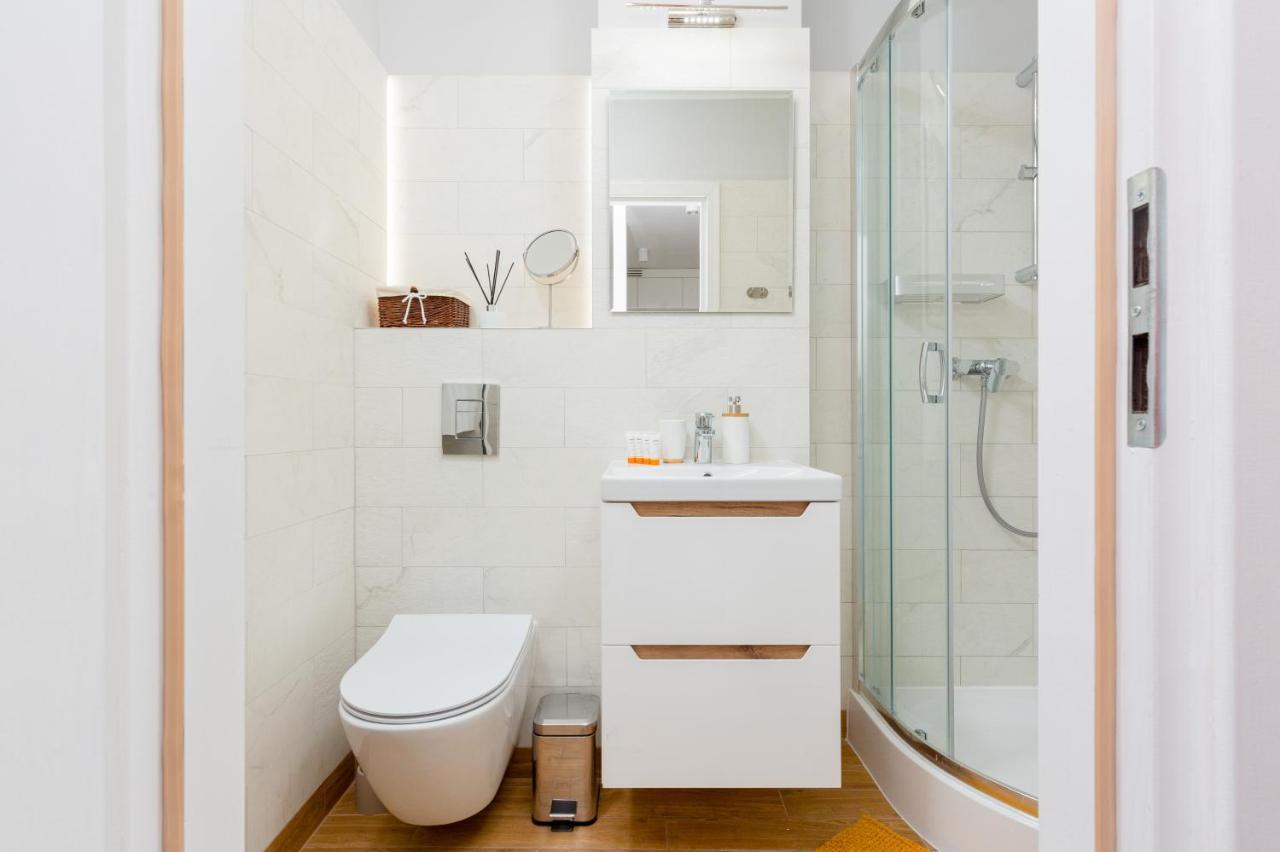 Apartments City Center Ochota By Noclegi Renters Varsavia Esterno foto