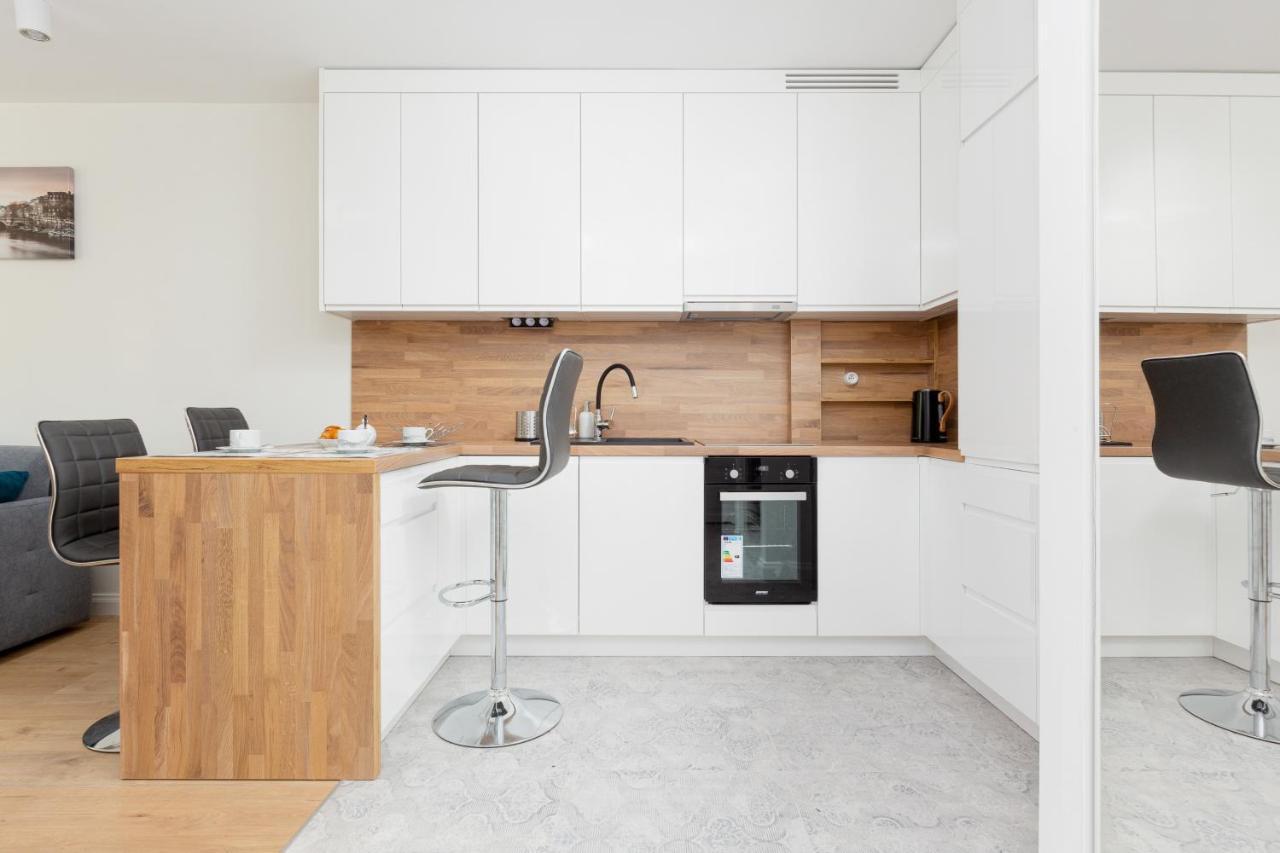 Apartments City Center Ochota By Noclegi Renters Varsavia Esterno foto